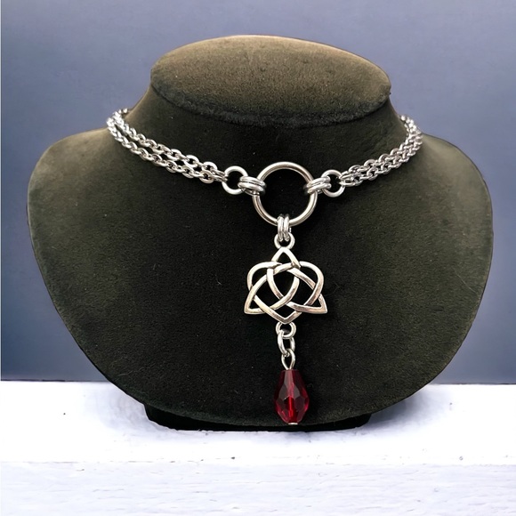 Double chain necklace celtic heart knot & dangly red crystal goth boho silver - Picture 7 of 11